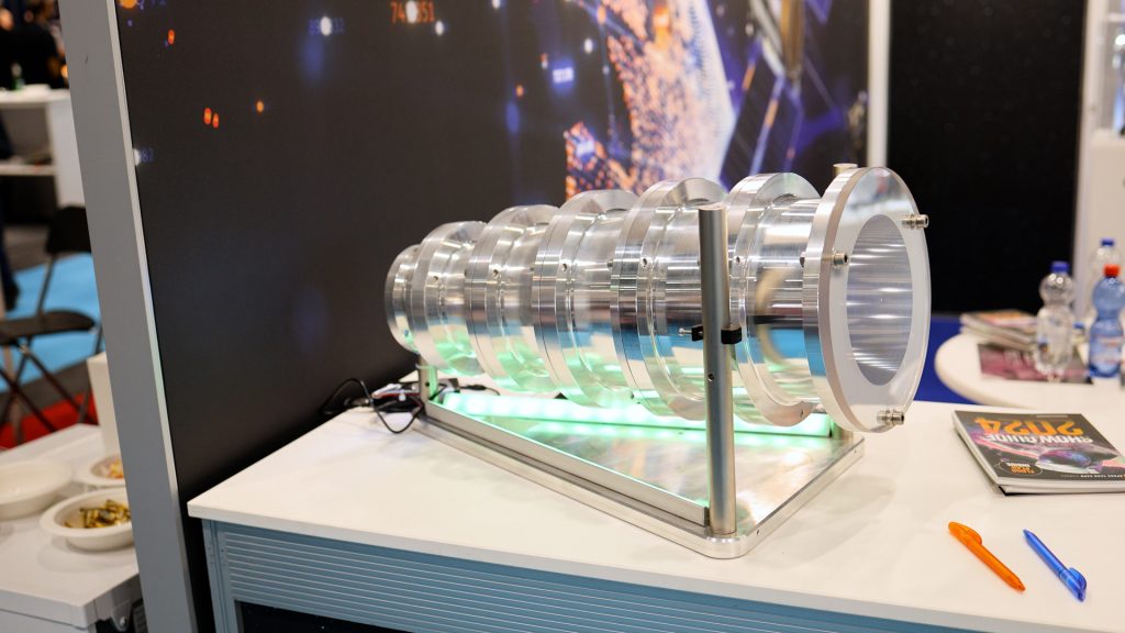 What looks like a play of light is, in fact, high-precision optics for orbit - the Winston Cone by TNO Winston Cone from the side - TNO