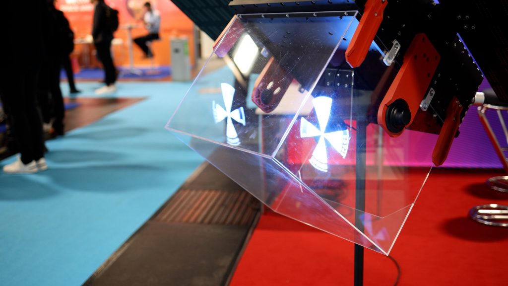 U-Space: Adaptable microsatellite platforms for innovative space constellations U-Space: Adaptable microsatellite platforms for innovative space constellations