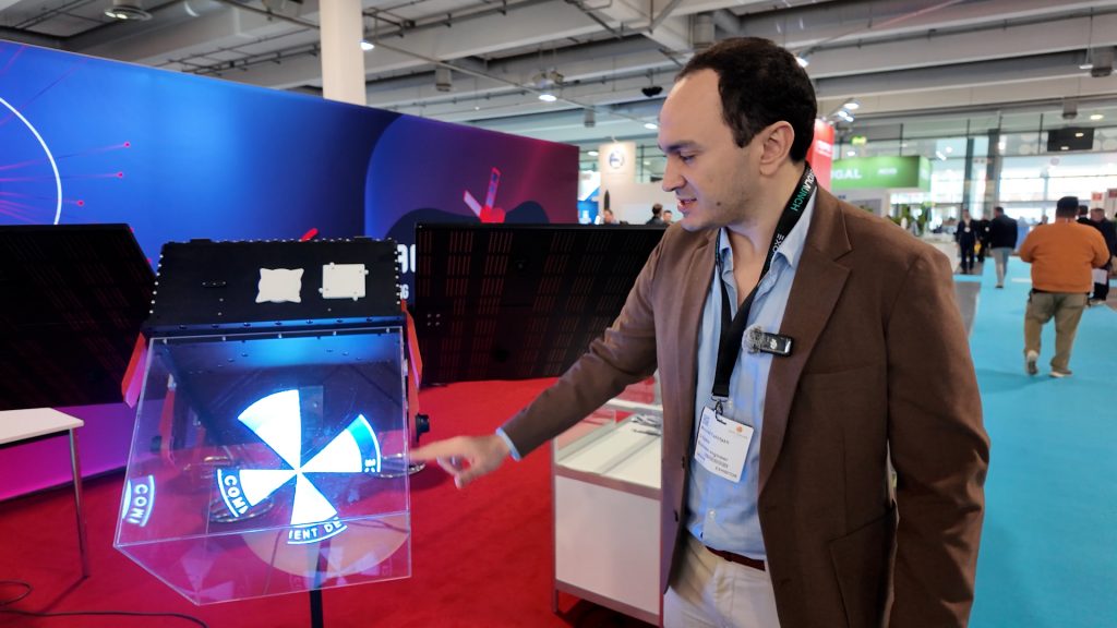 U-Space: Adaptable microsatellite platforms for innovative space constellations U-Space: Adaptable microsatellite platforms for innovative space constellations